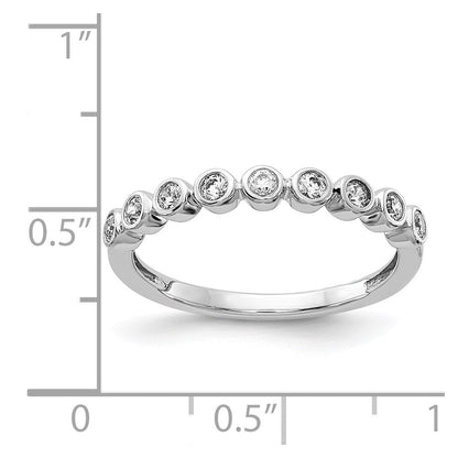 14K Weißgoldring mit 9 Diamanten in Zargenfassung