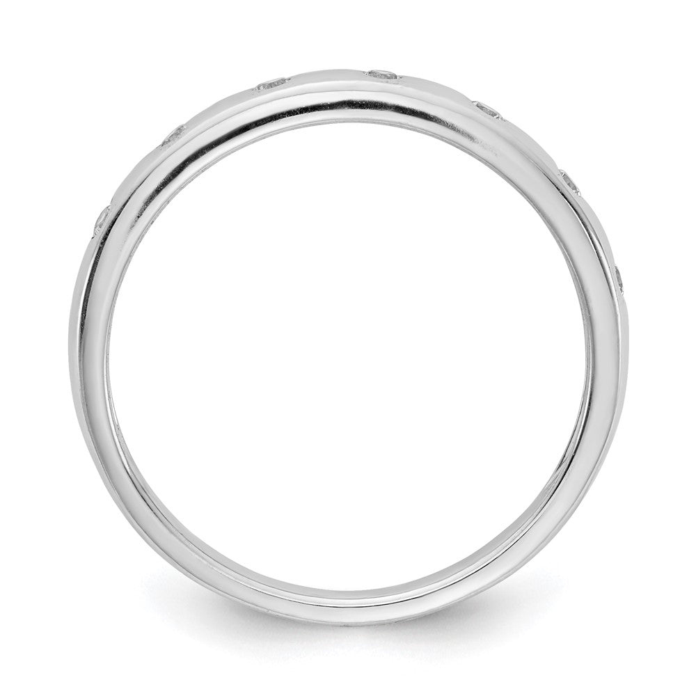 14K Weißgold Ring mit 7 natürlichen Diamanten