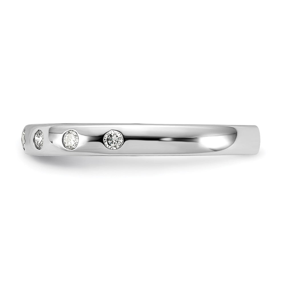 14K Weißgold Ring mit 7 natürlichen Diamanten