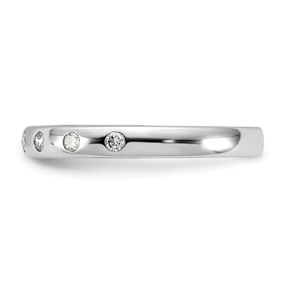 14K Weißgold Ring mit 7 natürlichen Diamanten