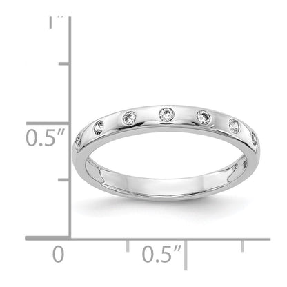 14K Weißgold Ring mit 7 natürlichen Diamanten