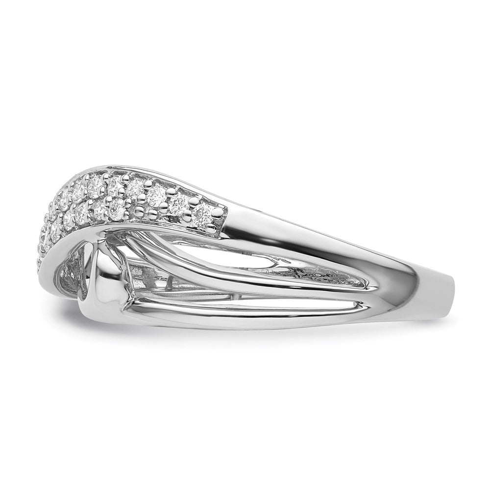 14K Weißgoldring mit natürlichen Diamanten