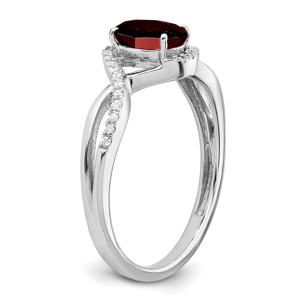14K Weißgold Ring mit ovalem Granat und echten Diamanten, gedreht