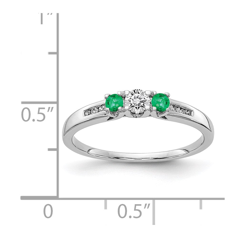 14K Weißgold Ring mit echten Diamanten und Smaragden im 3-Stein-Design