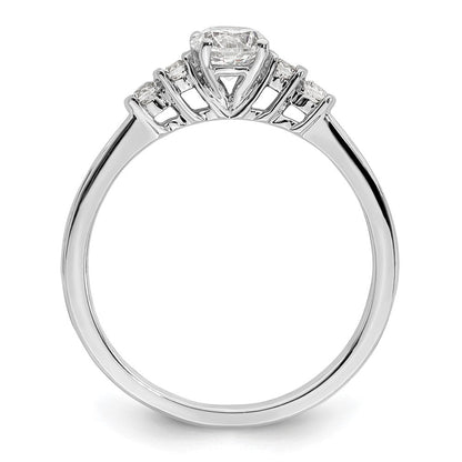 Zierlicher Verlobungsring aus 10K Weißgold mit 0,5 ct. laborgezüchteten Diamanten VS/SI+ G+