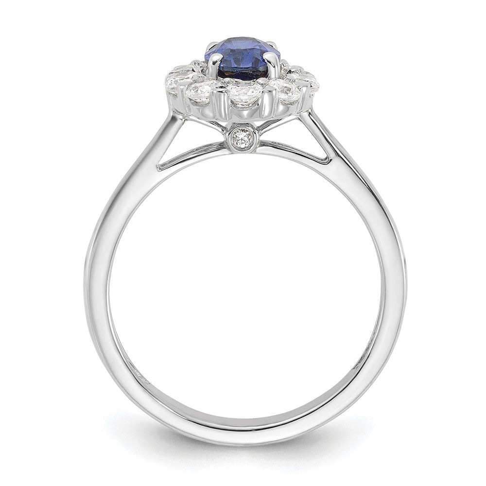 14K Weißgold Ring mit 0,625 ct. im Labor gezüchteten Diamanten VS/SI+ G+ und ovalem im Labor gezüchtetem blauem Saphir in Halo-Fassung
