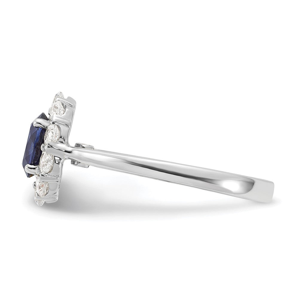 14K Weißgold Ring mit 0,625 ct. im Labor gezüchteten Diamanten VS/SI+ G+ und ovalem im Labor gezüchtetem blauem Saphir in Halo-Fassung