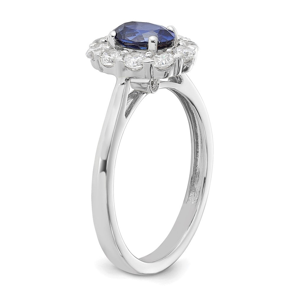 14K Weißgold Ring mit 0,625 ct. im Labor gezüchteten Diamanten VS/SI+ G+ und ovalem im Labor gezüchtetem blauem Saphir in Halo-Fassung