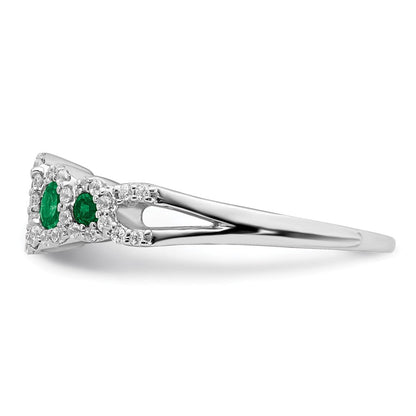 14K Weißgold Ring mit gezüchtetem Smaragd und echtem Diamant