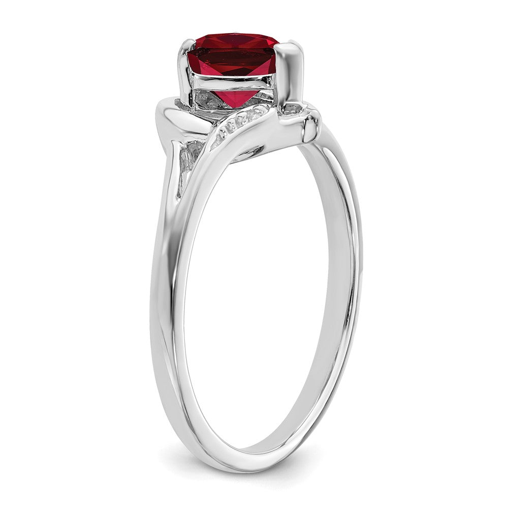 14K Weißgoldring mit synthetischem Rubin und echten Diamanten in Herzform