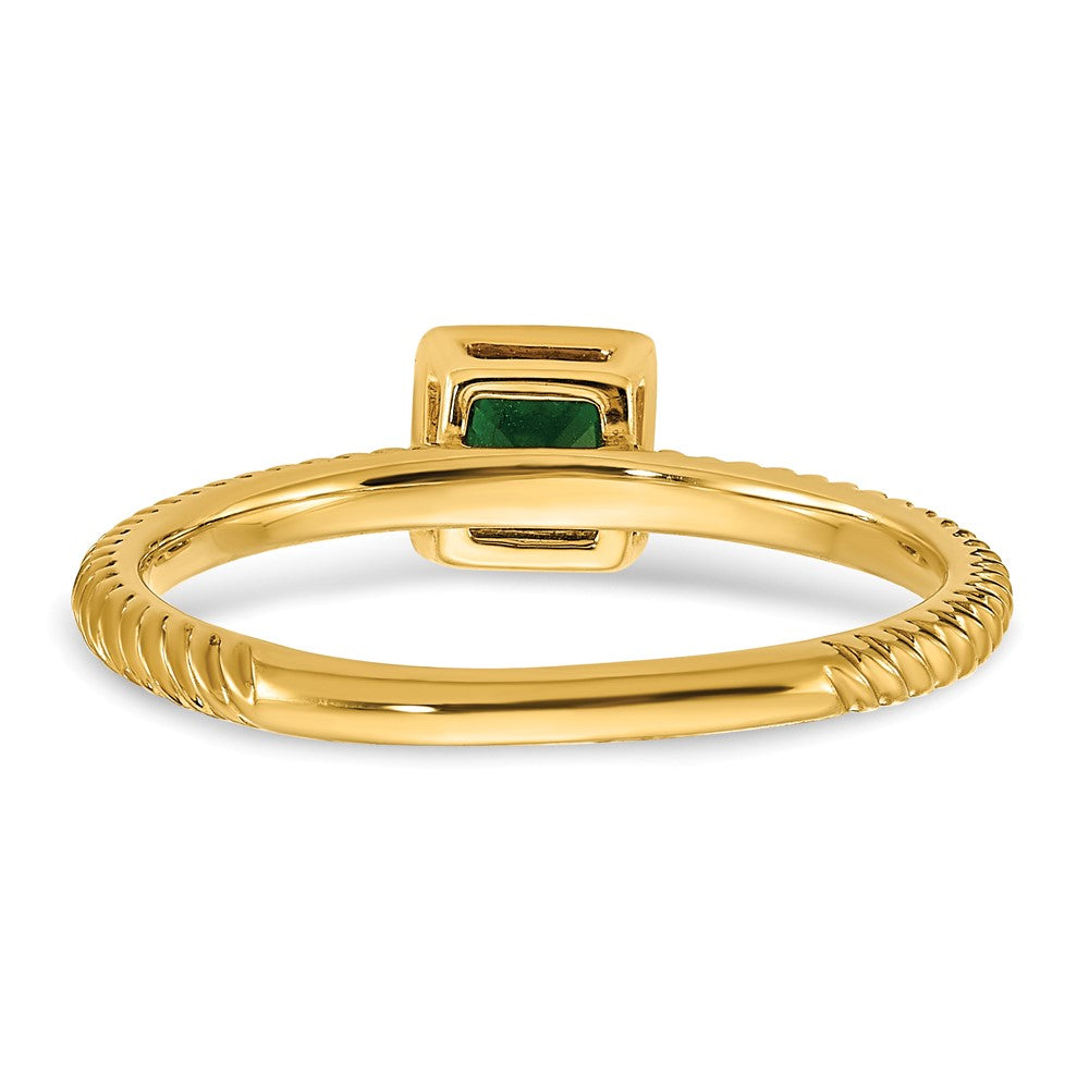 14K Gelbgold Ring mit quadratischer Fassung und Smaragd