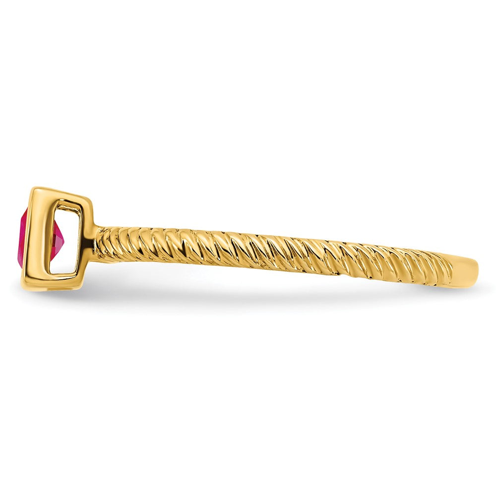 14K Gelbgold Ring mit Rubin in quadratischer Fassung