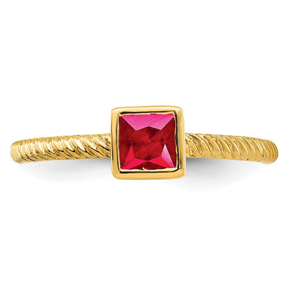 14K Gelbgold Ring mit Rubin in quadratischer Fassung