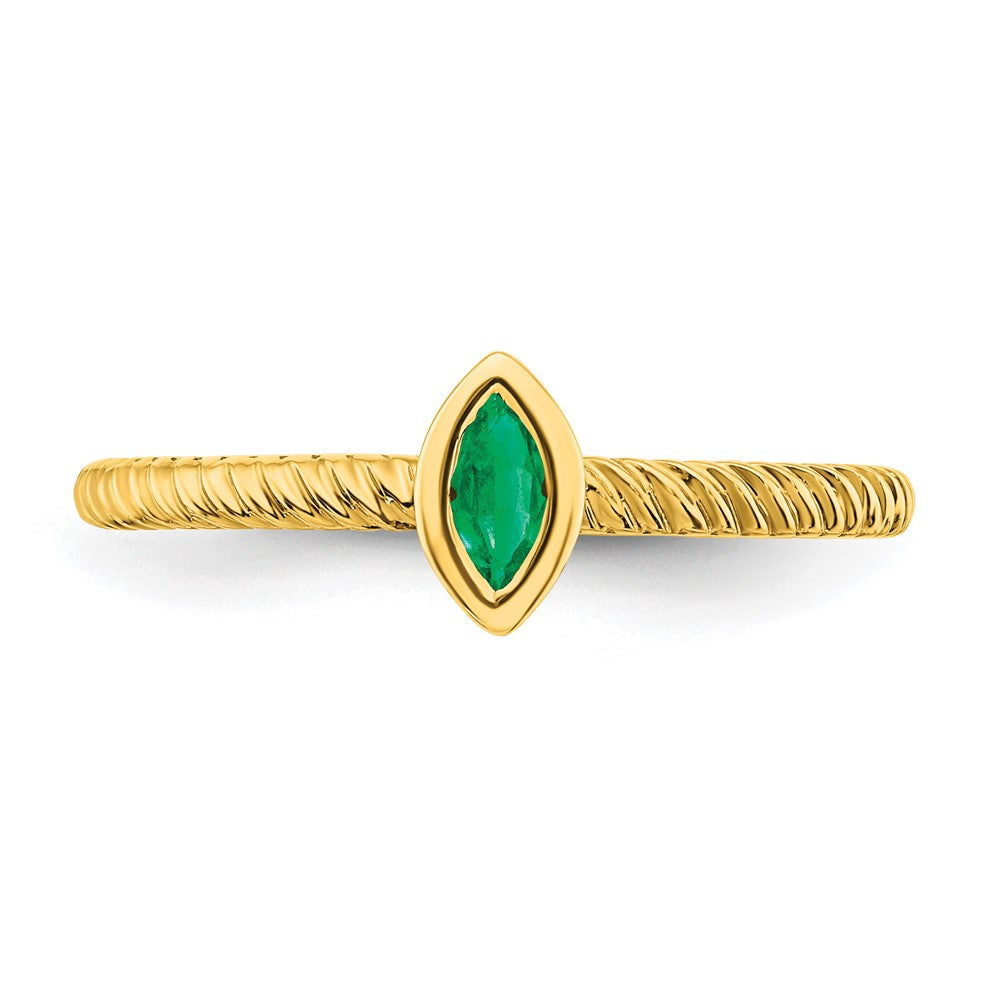14K Gelbgold Ring mit Smaragd im Marquise-Schliff und Zargenfassung