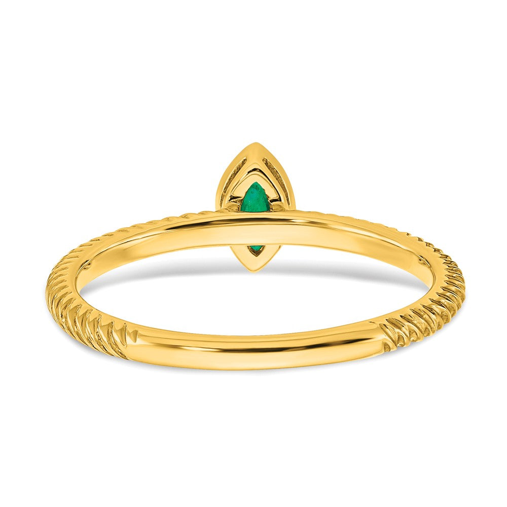 14K Gelbgold Ring mit Smaragd im Marquise-Schliff und Zargenfassung
