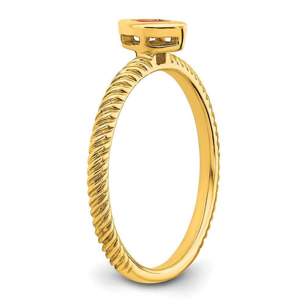 14K Gelbgold Ring mit Rubin im Marquise-Schliff in Zargenfassung