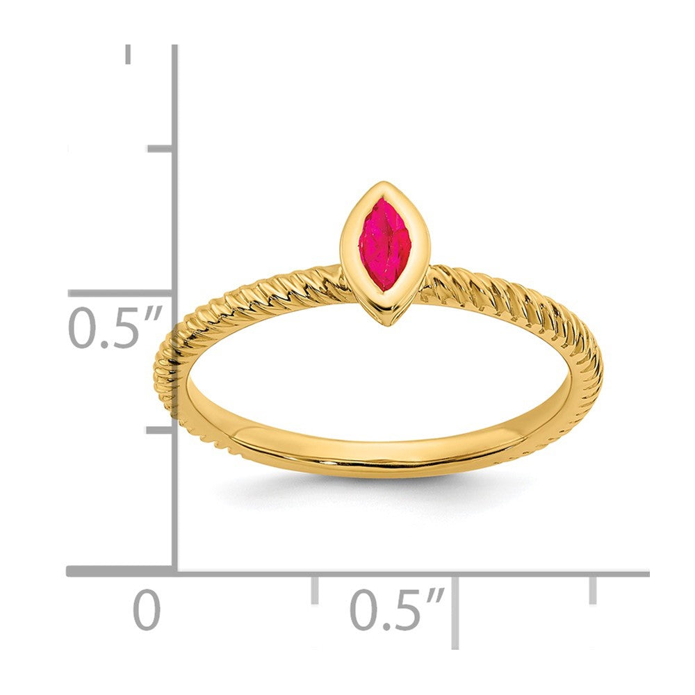 14K Gelbgold Ring mit Rubin im Marquise-Schliff in Zargenfassung