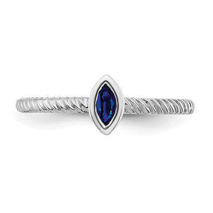 14K Weißgold Ring mit Saphir im Marquiseschliff in Zargenfassung