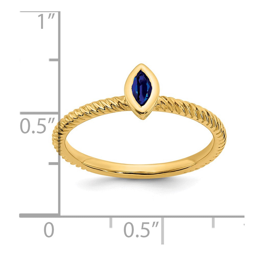 14K Gelbgold Ring mit Marquise-Saphir in Zargenfassung