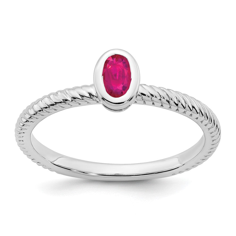 14K Weißgold Ring mit Rubin im Ovalschliff und Zargenfassung