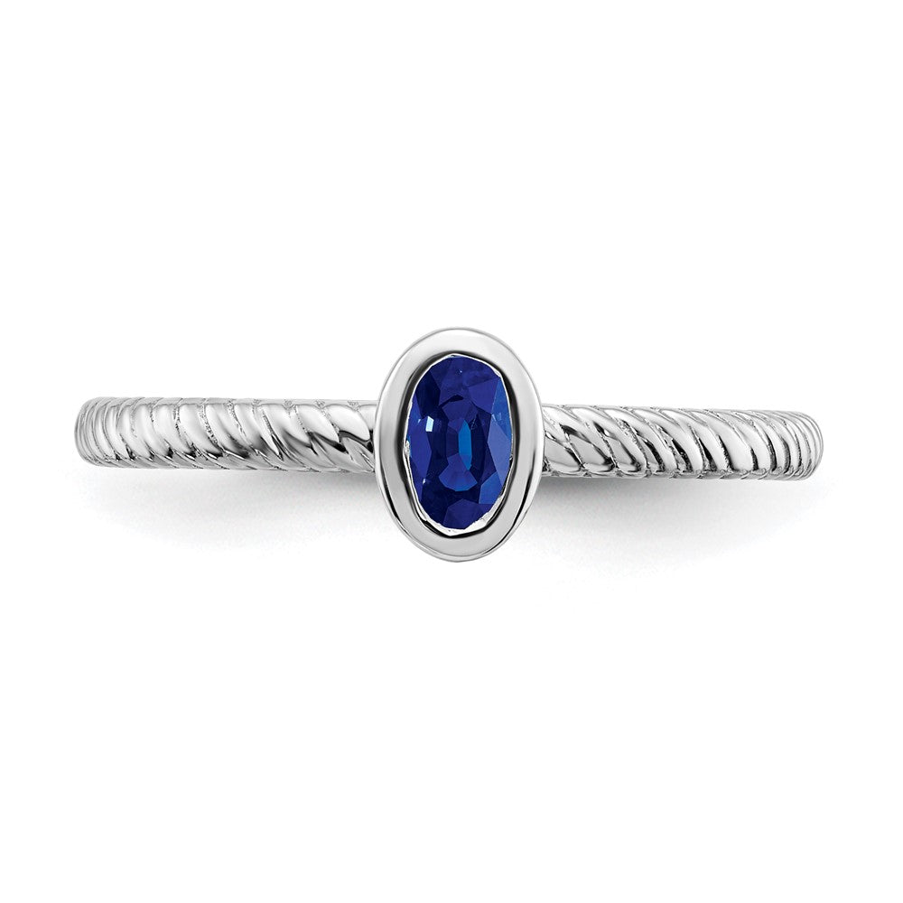 14K Weißgold Ring mit Saphir im Ovalschliff in Zargenfassung