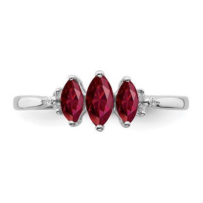 14K Weißgold Ring mit Marquise-Rubin (synthetisch) und echten Diamanten im 3-Stein-Design