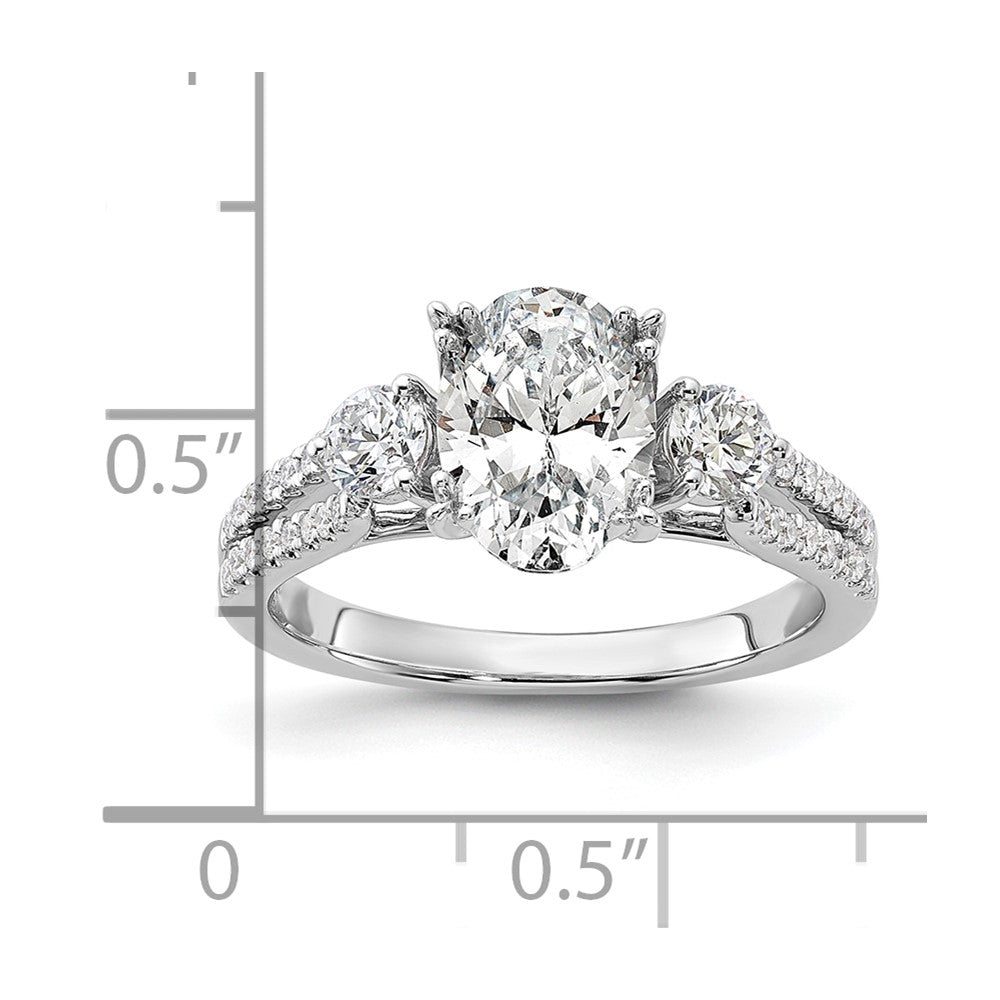 14K Weißgold Verlobungsring mit ovalem 1,5 ct. Diamant-Mittelstein, laborgezüchtet, und 0,5 ct. Diamanten VS/SI+ G+