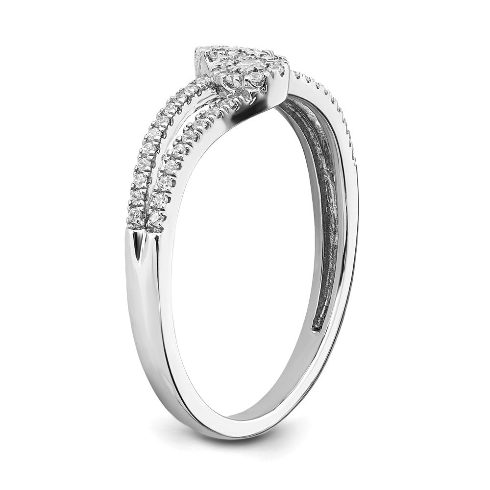 14K Weißgold Ring mit polierten, doppelten Pavé-Kreisen im ByPass-Design