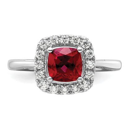 14K Weißgold Ring mit 0,25 ct. im Labor gezüchtetem Diamant VS/SI+ G+ und im Labor gezüchtetem Rubin (Juli-Geburtsstein) in Halo-Fassung