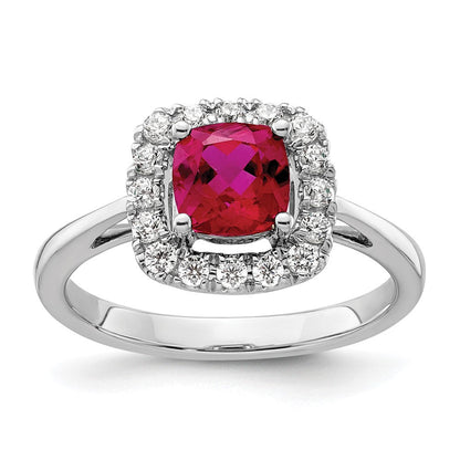 14K Weißgold Ring mit 0,25 ct. im Labor gezüchtetem Diamant VS/SI+ G+ und im Labor gezüchtetem Rubin (Juli-Geburtsstein) in Halo-Fassung