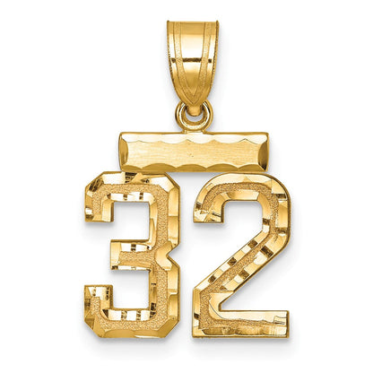 14K Gelbgold kleiner gebürsteter Charm mit Diamantschliff, Zahl 32