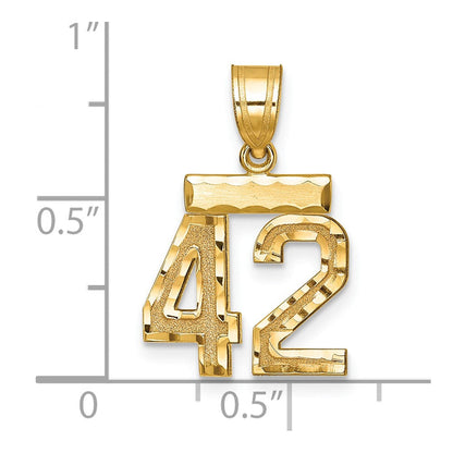 14K Gelbgold kleiner gebürsteter Charm mit Diamantschliff, Zahl 42