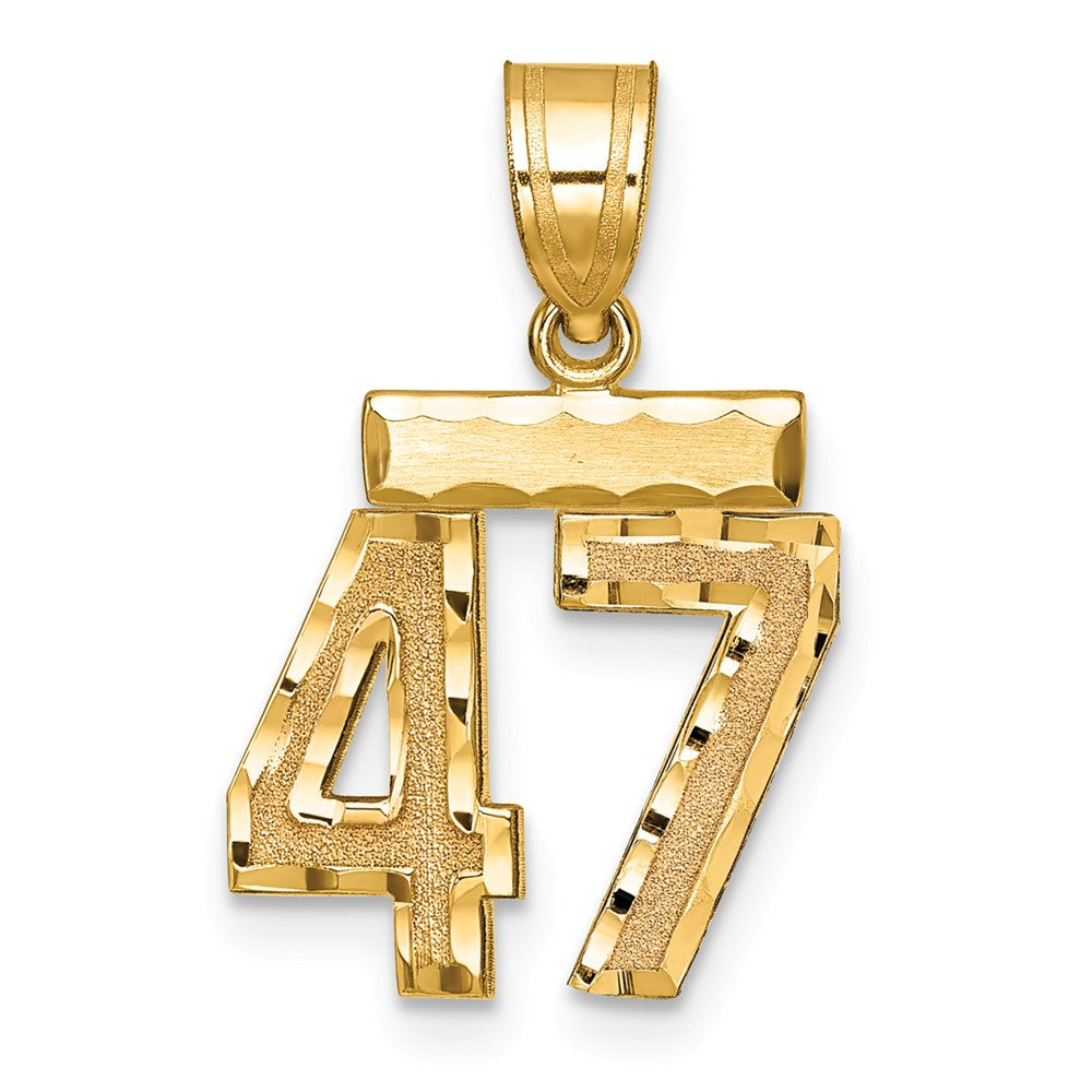 14K Gelbgold Kleiner Gebürsteter Diamantgeschliffener Charm „Zahl 47“
