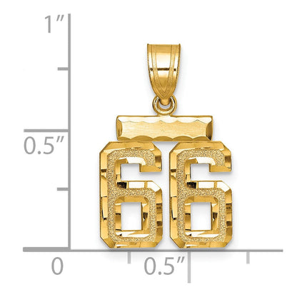 14K Gelbgold kleiner mattierter Charm mit Diamantschliff „Zahl 66“