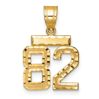 14K Gelbgold Kleiner Gebürsteter Diamantgeschliffener Zahl-82-Charm