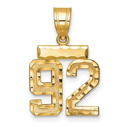 14K Gelbgold kleiner gebürsteter Charm mit Diamantschliff „Zahl 92“