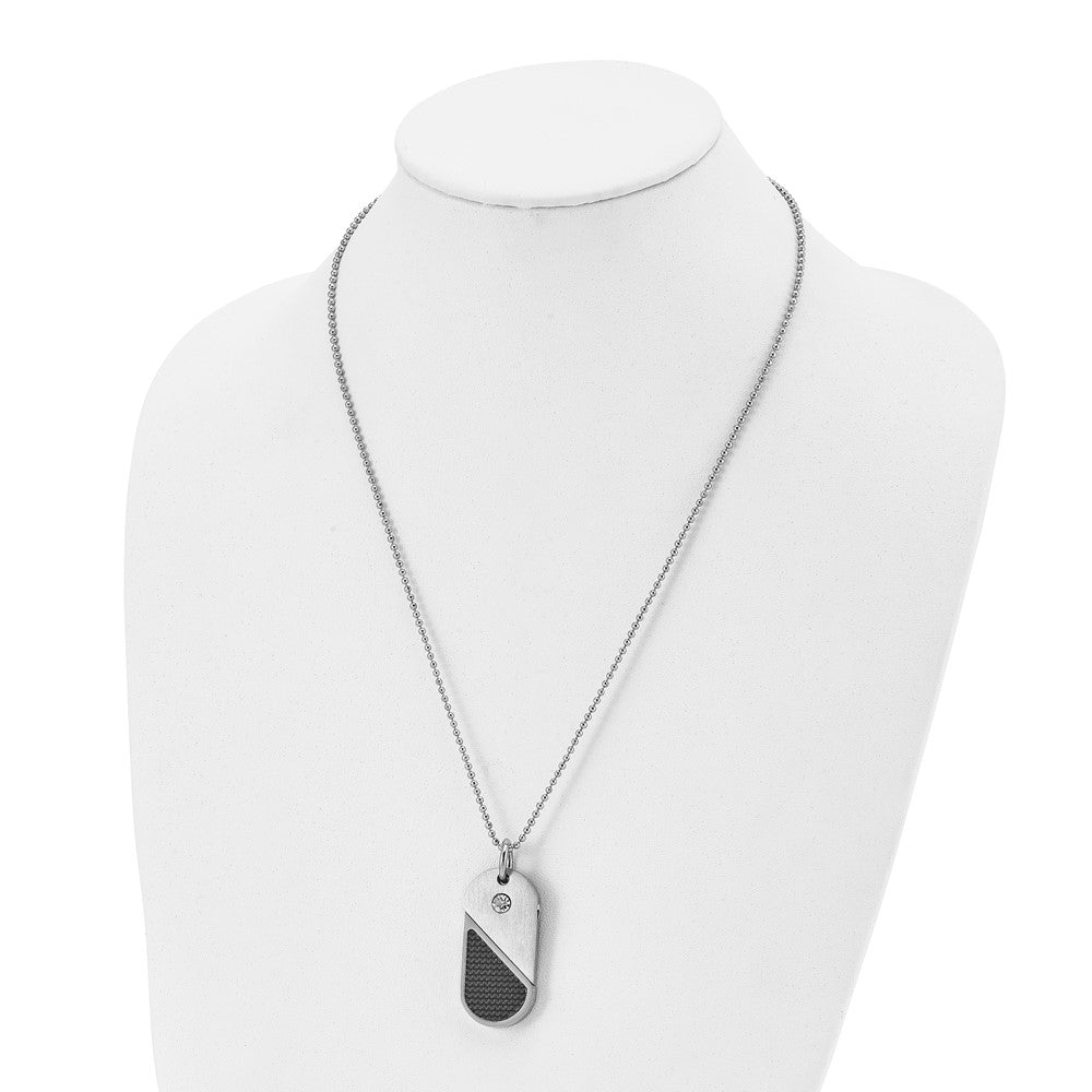 22 Zoll Chisel Edelstahl Gebürstet und Poliert mit Zirkonia Karbon Faser Einlage Movable Dogtag/heart Anhänger auf A in Kugel Halskette