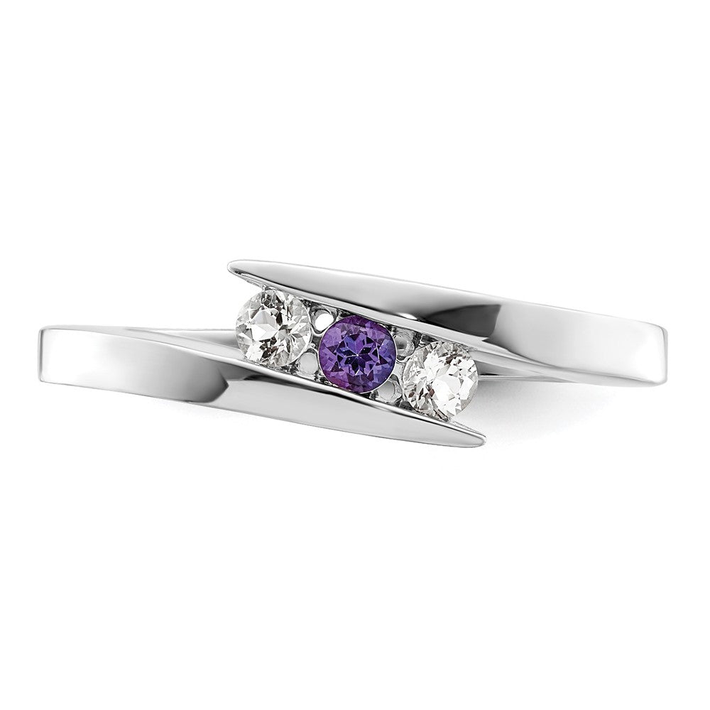 10K-Weißgold-Ring „Kreis der Stärke“ für Überlebende mit klarem & lilafarbenem Swarovski-Topas