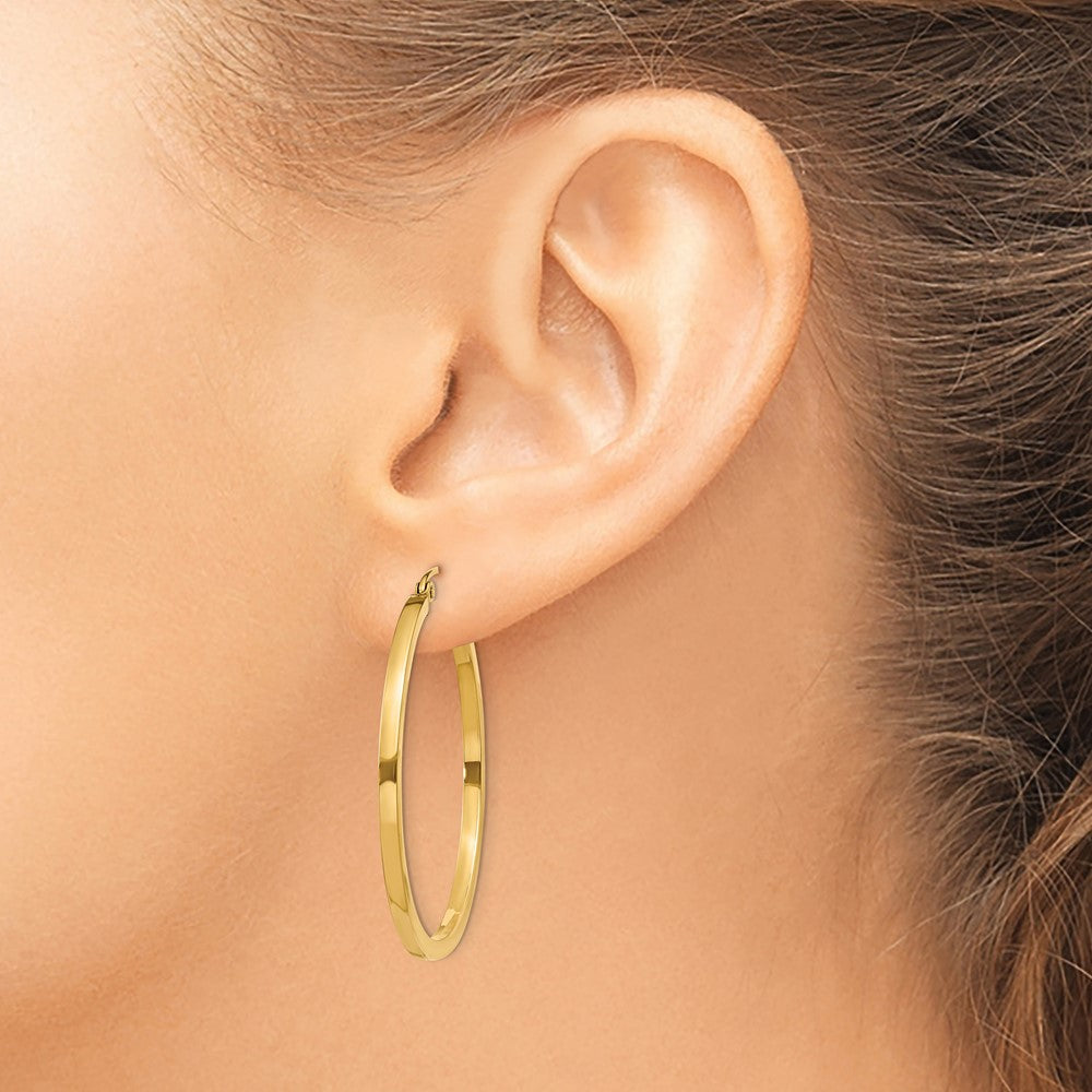 14K Gelbgold 2mm Quadratisch Röhre Creolen