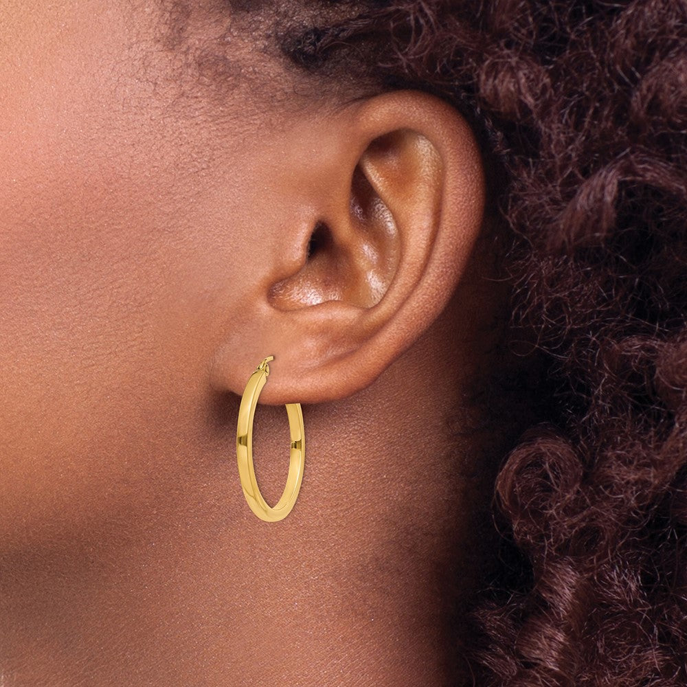 14K Gelbgold 2mm Quadratisch Röhre Creolen
