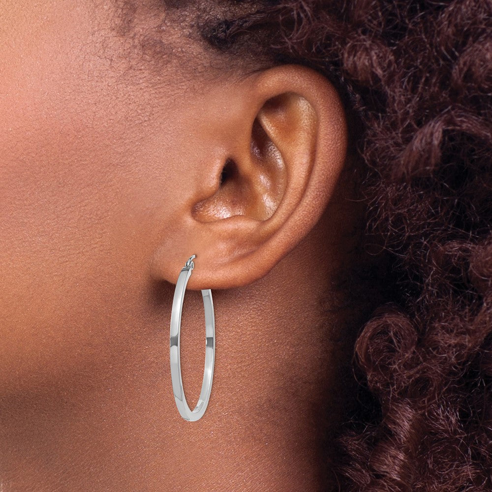 14K Weißgold 2mm Quadratisch Röhre Creolen