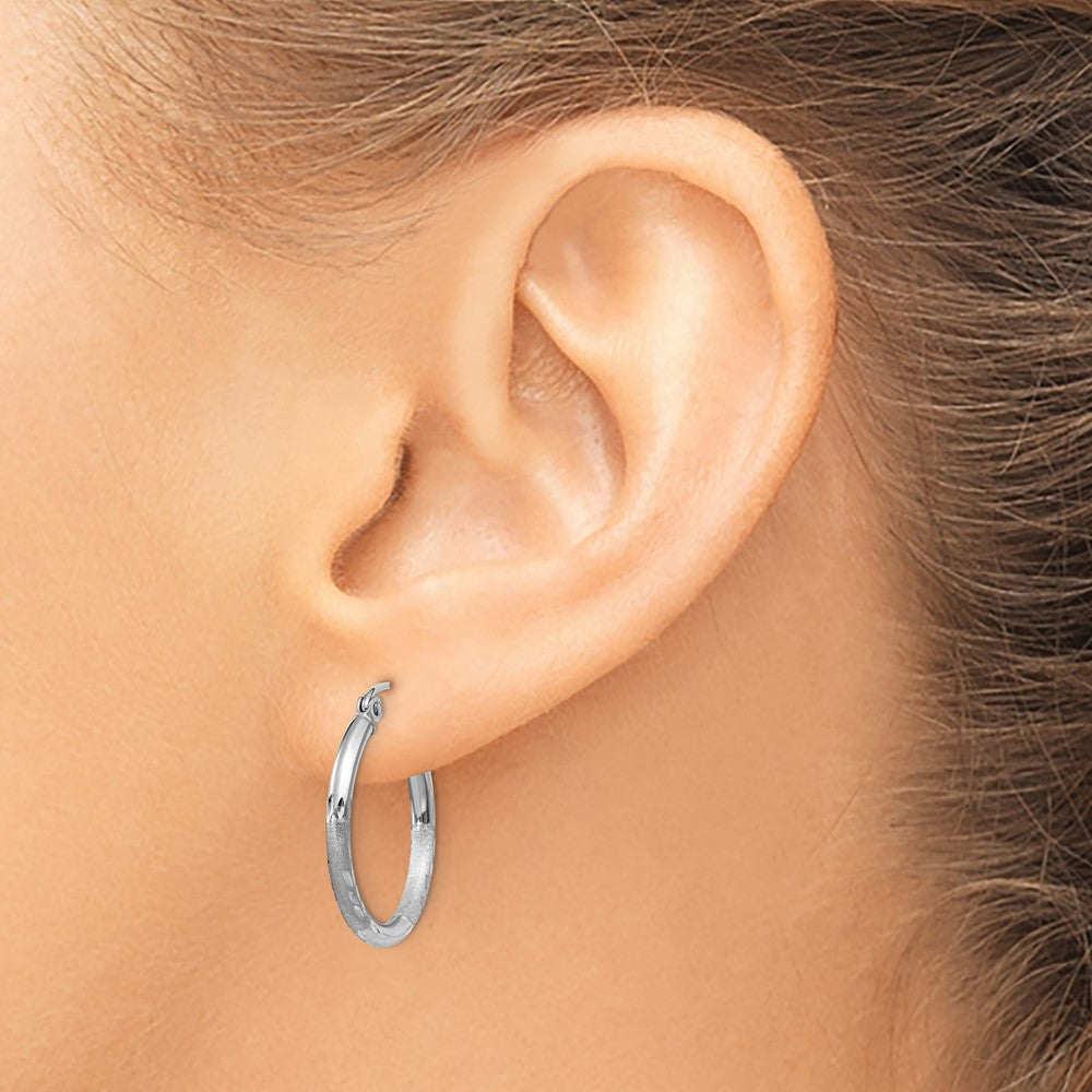 14K Weißgold Satiniert und Diamantiert 2mm Rund Creolen