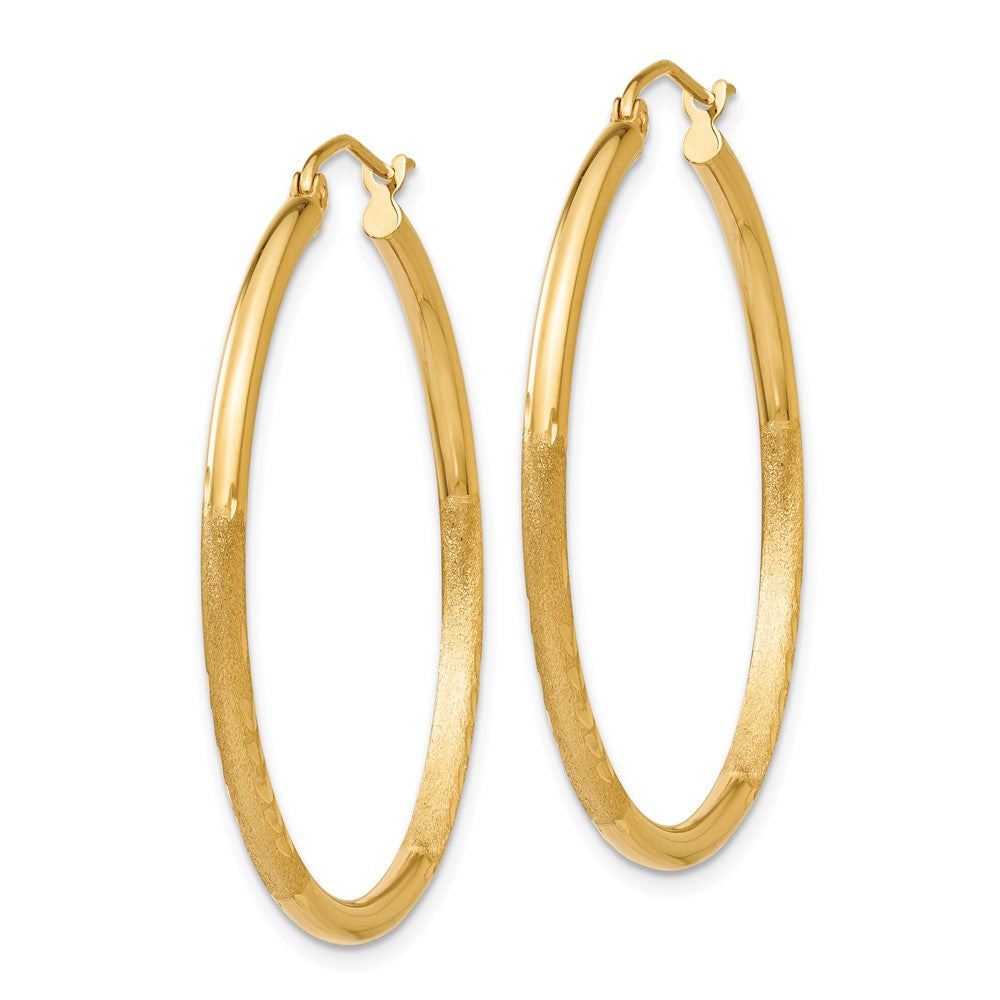 14K Gelbgold Satiniert und Diamantiert 2mm Rund Röhre Creolen