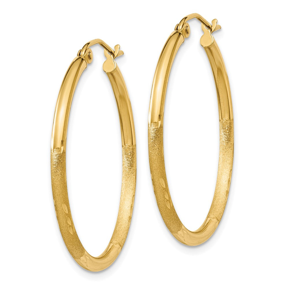 14K Gelbgold Satiniert und Diamantiert 2mm Rund Röhre Creolen