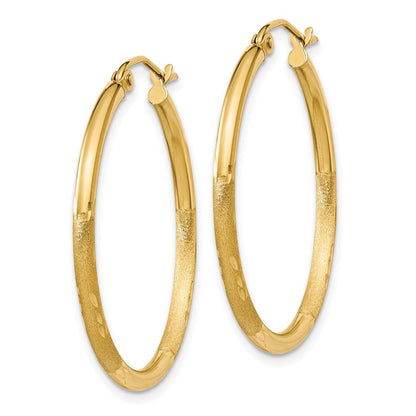 14K Gelbgold Satiniert und Diamantiert 2mm Rund Röhre Creolen