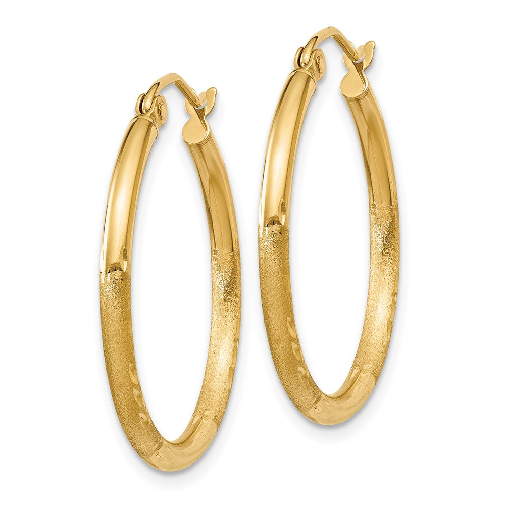 14K Gelbgold Satiniert und Diamantiert 2mm Rund Röhre Creolen