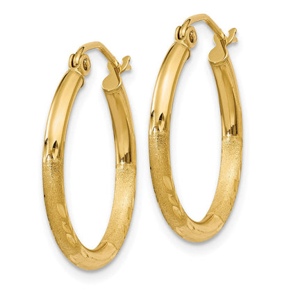 14K Gelbgold Satiniert und Diamantiert 2mm Rund Röhre Creolen