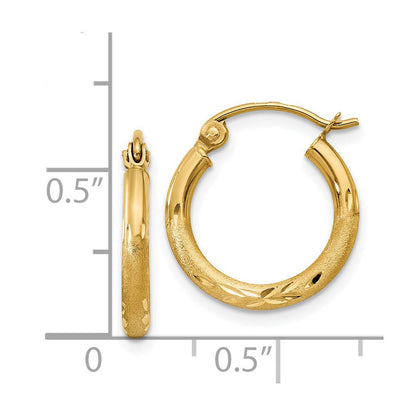 14K Gelbgold Satiniert und Diamantiert 2mm Rund Röhre Creolen