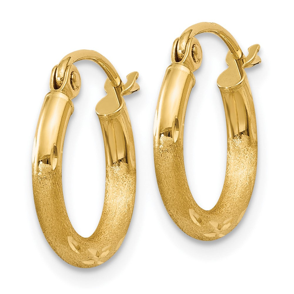 14K Gelbgold Satiniert und Diamantiert 2mm Rund Röhre Creolen