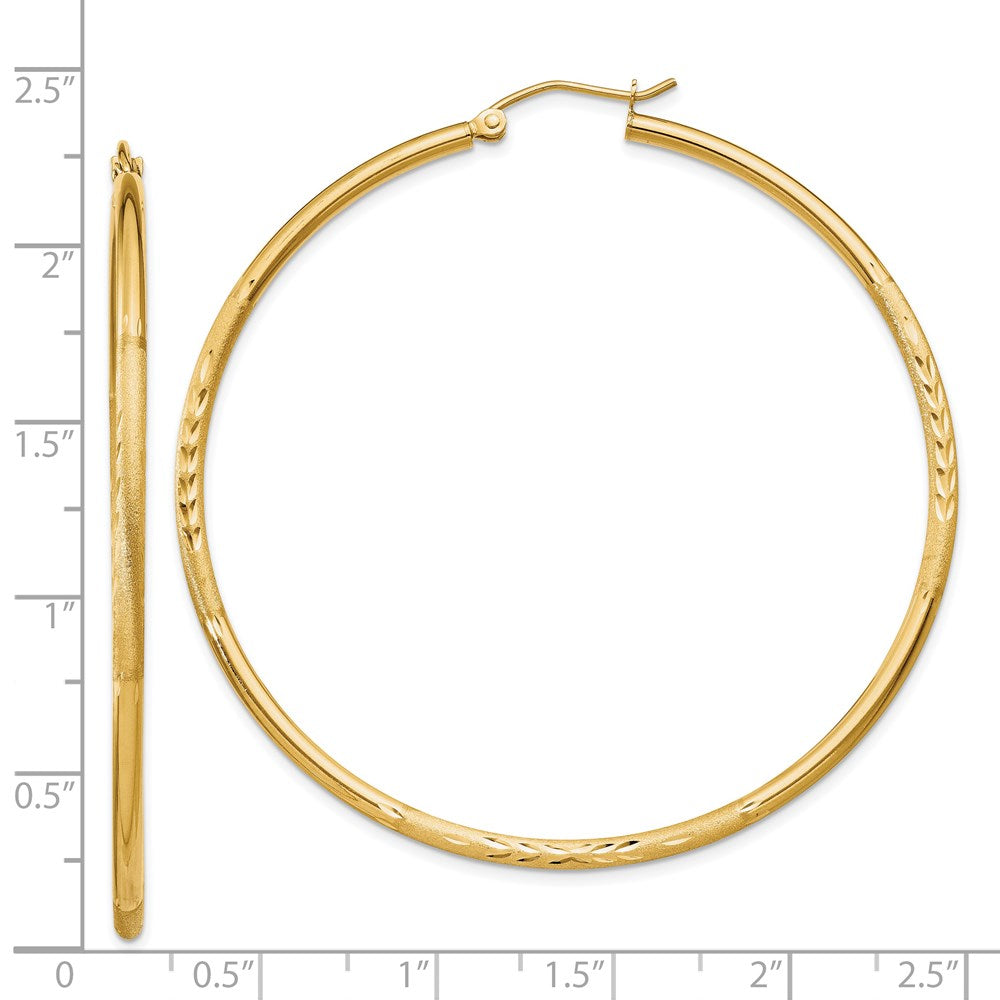 14K Gelbgold Satiniert und Diamantiert 2mm Rund Röhre Creolen